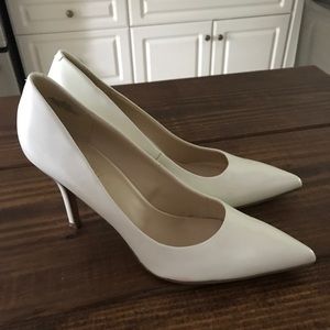 Nine West, white pointed toe pumps. Size 9 1/2